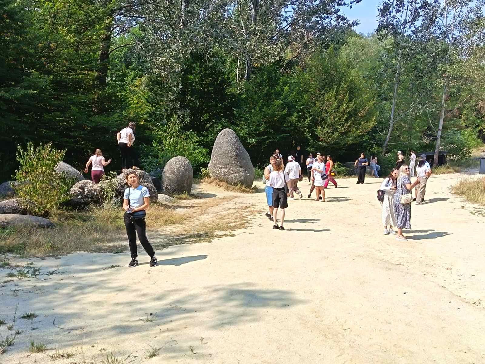 Trovanți la Muzeul Trovanților din Costești